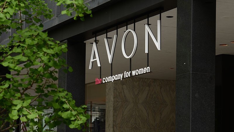 Avon negocia venda de participação para empresas de private equity