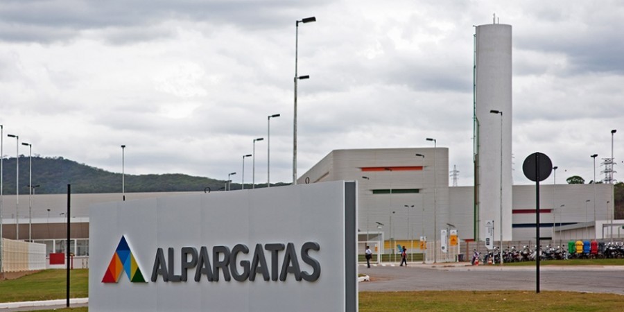 Alpargatas vende marcas Rainha e Topper a investidores liderados por Carlos Wizard