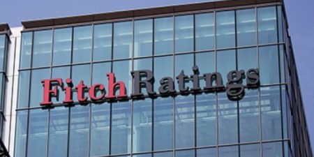 Fitch volta a rebaixar nota e tira grau de investimento do Brasil