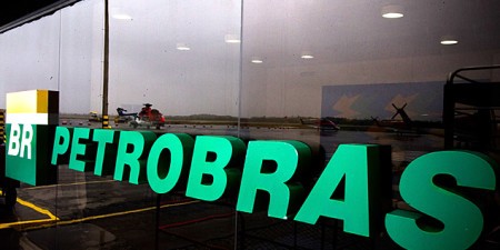 Para fazer caixa, Petrobras põe à venda duas áreas em produção