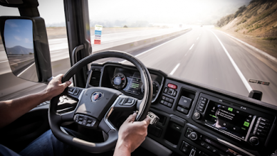 Ele tem uma das maiores transportadoras do Brasil, sem ter sequer um caminhão